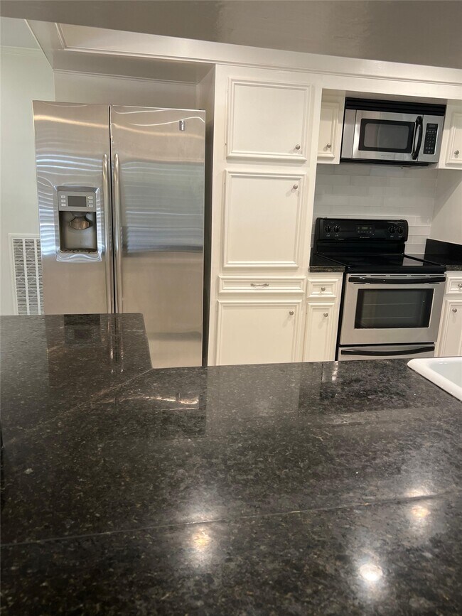 Photo - 2911 Linkwood Dr