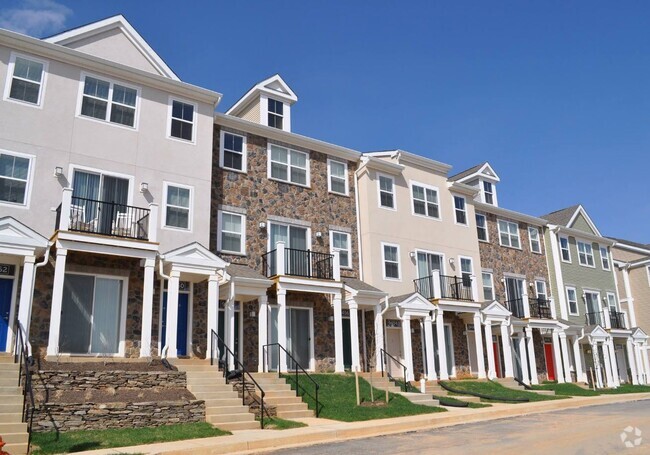 Building Photo - The Townes at Mill Run Apartments