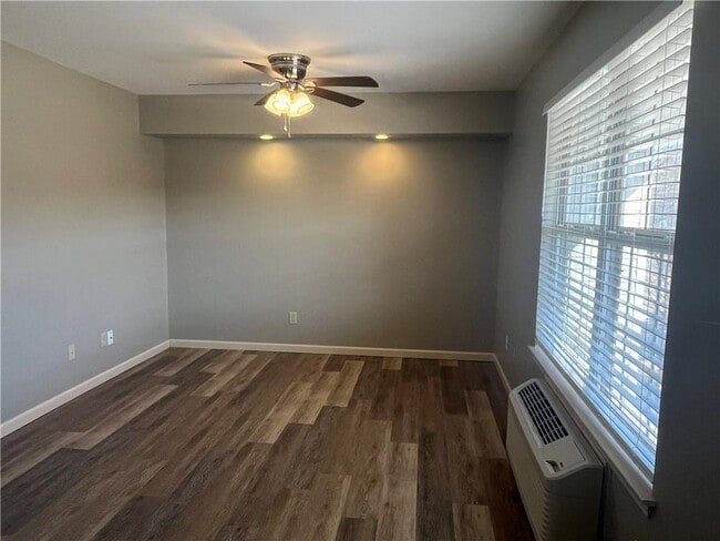 Photo - 802 W Tahlequah St Unit C