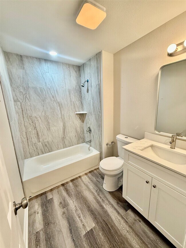 Photo - 324 W Main St