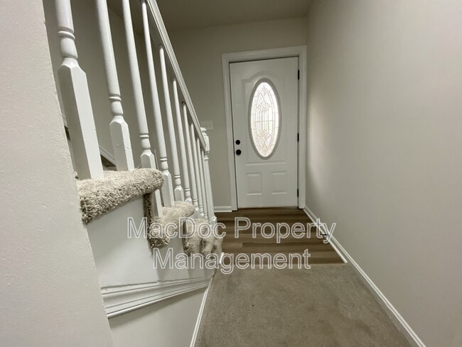 Photo - 9 Farrell Ln