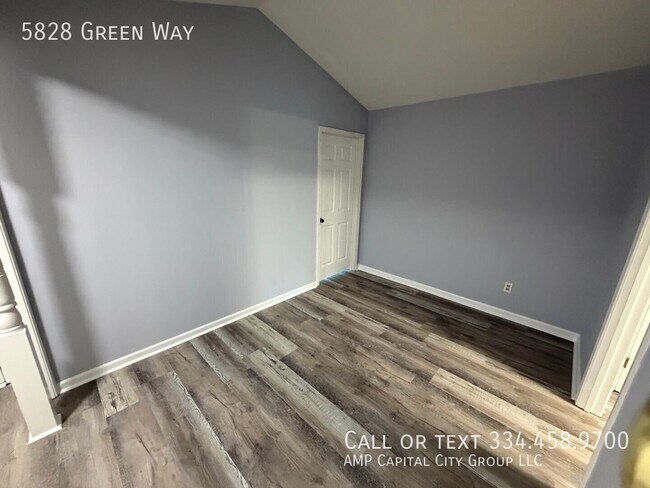 5828 Green Way