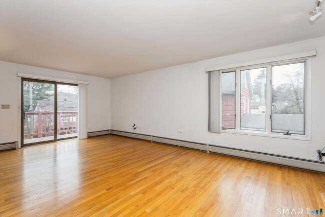 Photo - 81 Pemberwick Rd Unit A