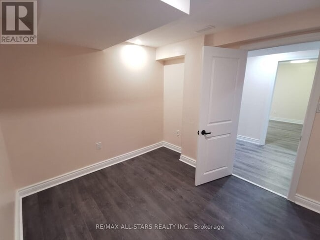 Photo - 48 Fencerow Dr