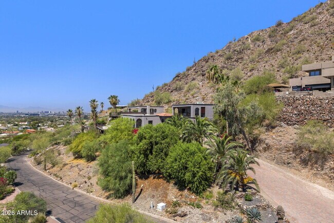 Photo - 6900 N Highlands Dr