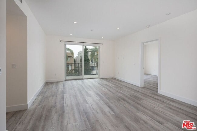 Photo - 1237 S Holt Ave Unit 307
