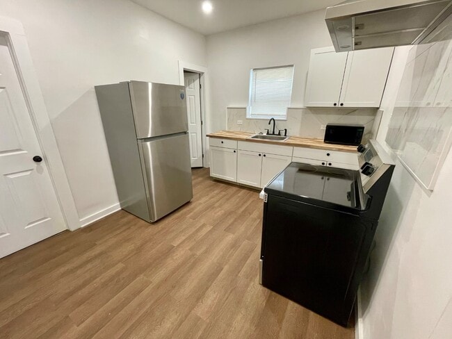 Photo - 537 Washington Ave