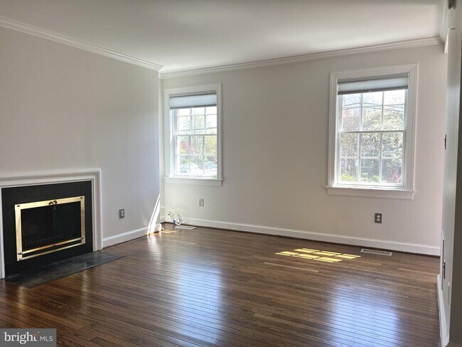 Photo - 907 Green St