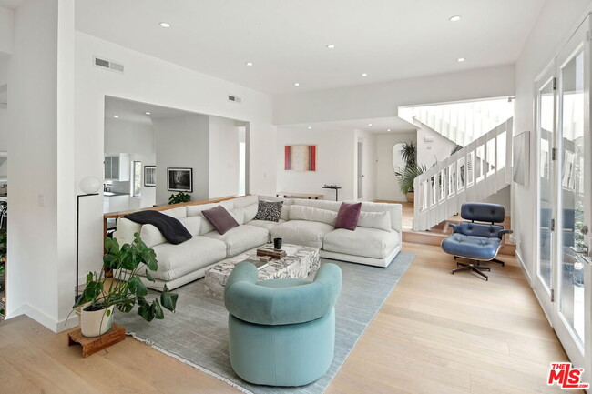 Photo - 2418 Canyon Oak Dr