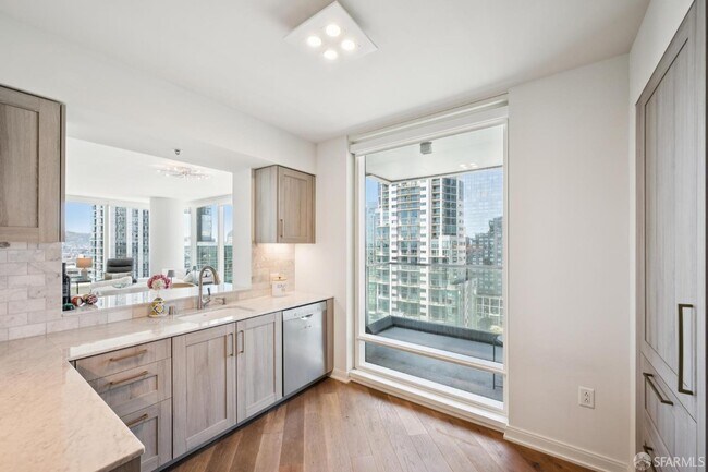 Photo - 401 Harrison St