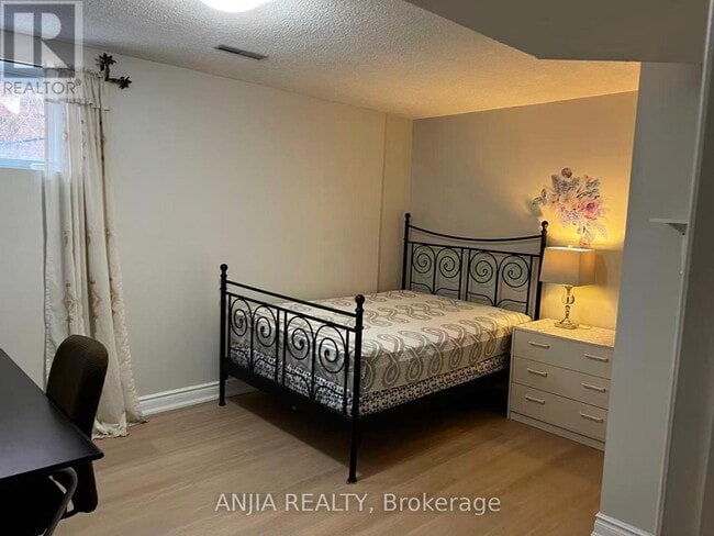 Photo - 3441 Sanderling Crescent