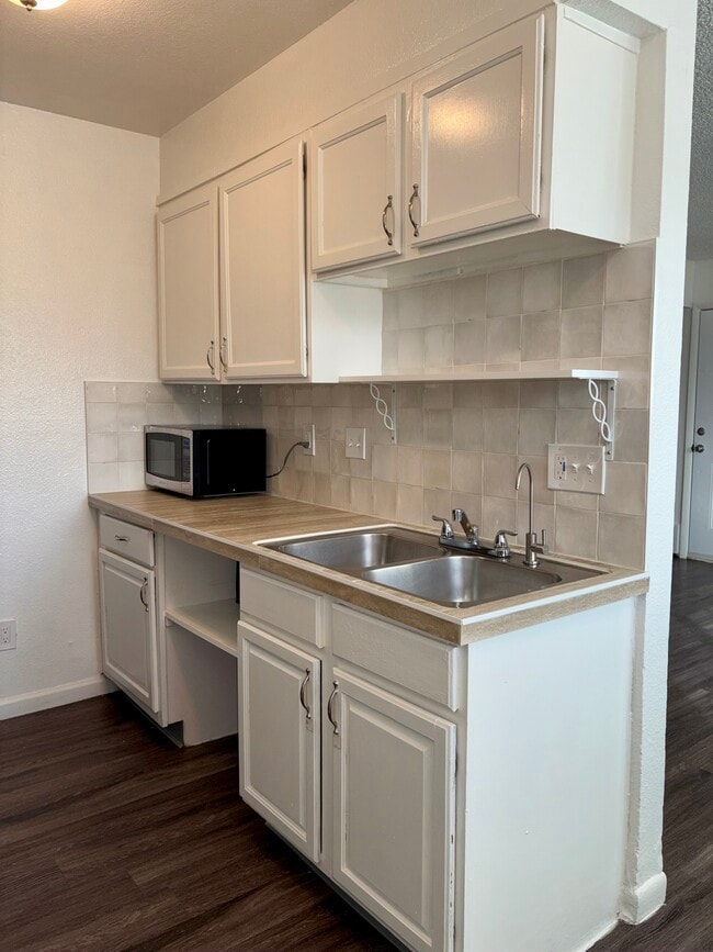 Photo - 1990 Eagle St Unit 2