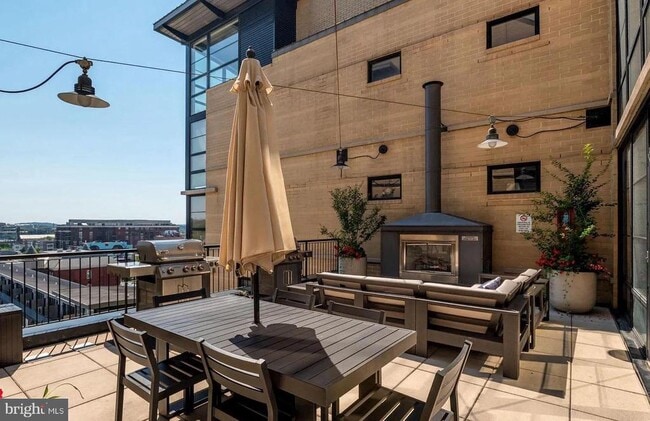 Building Photo - 2125 14th St NW Unit 205