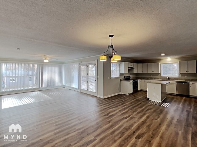 Photo - 511 Andover Rd