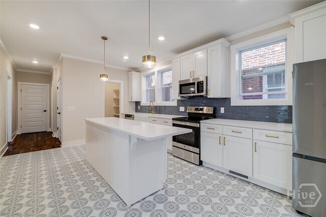 Photo - 905 E Park Ave