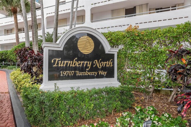 Photo - 19707 Turnberry Way Condominio Unidad 9K