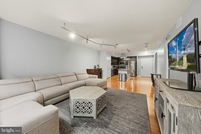 Photo - 440 L St NW Unidad 407
