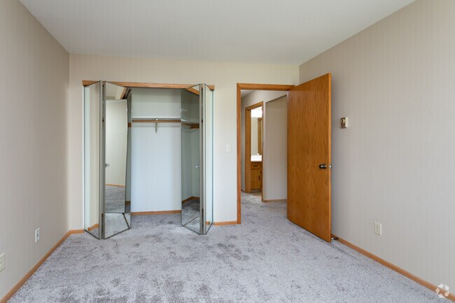 2BR, 2BA - Terrace
