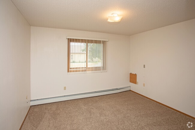 1BR, 1BA - 650SF