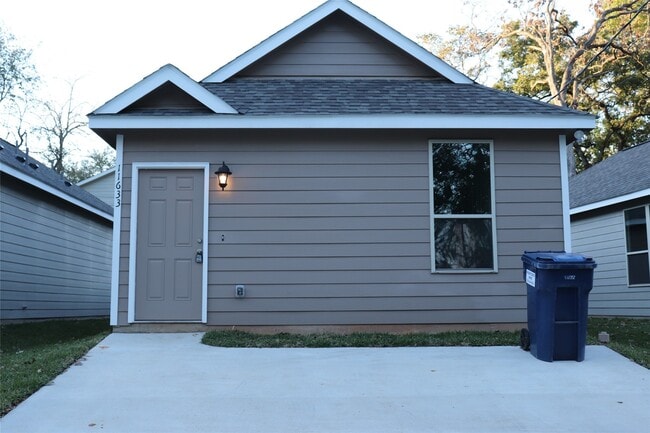Building Photo - 11633 Vistawood St