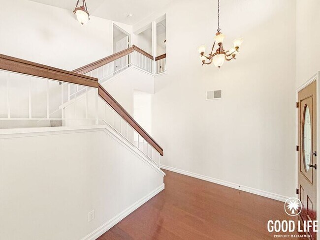 4652 Merrick Ct