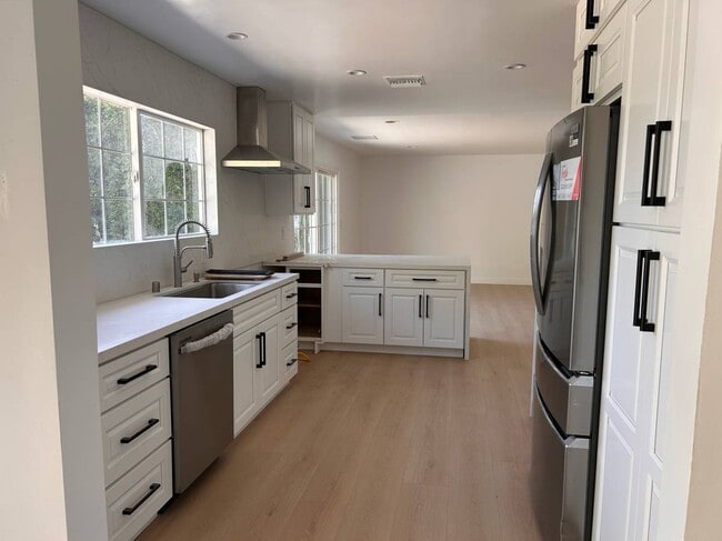 Photo - 11960 Modjeska Pl