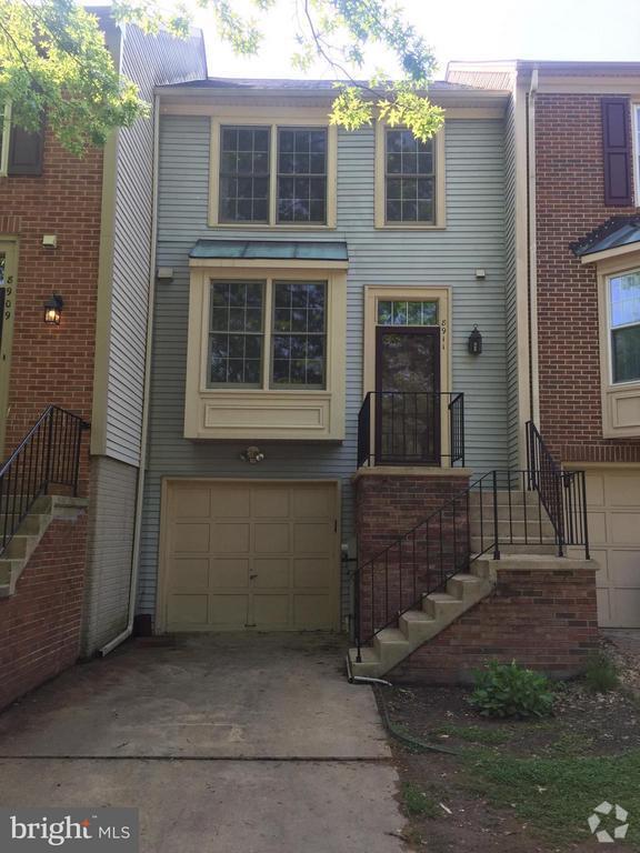Building Photo - 8911 Oakwood Way Rental