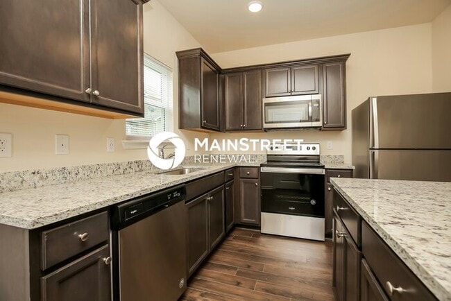Photo - 2 Bedroom Pet-Friendly Home in La Vergne, TN with Main Street Renewal