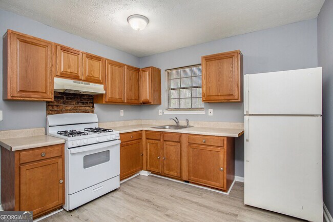 Photo - 2166 Satellite Way