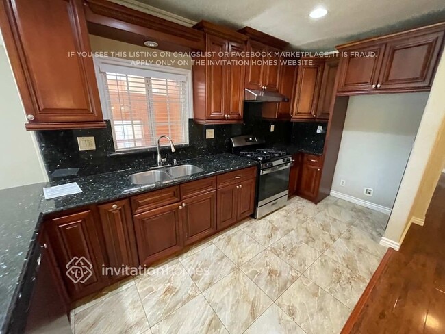 Photo - 260 E Plenty St