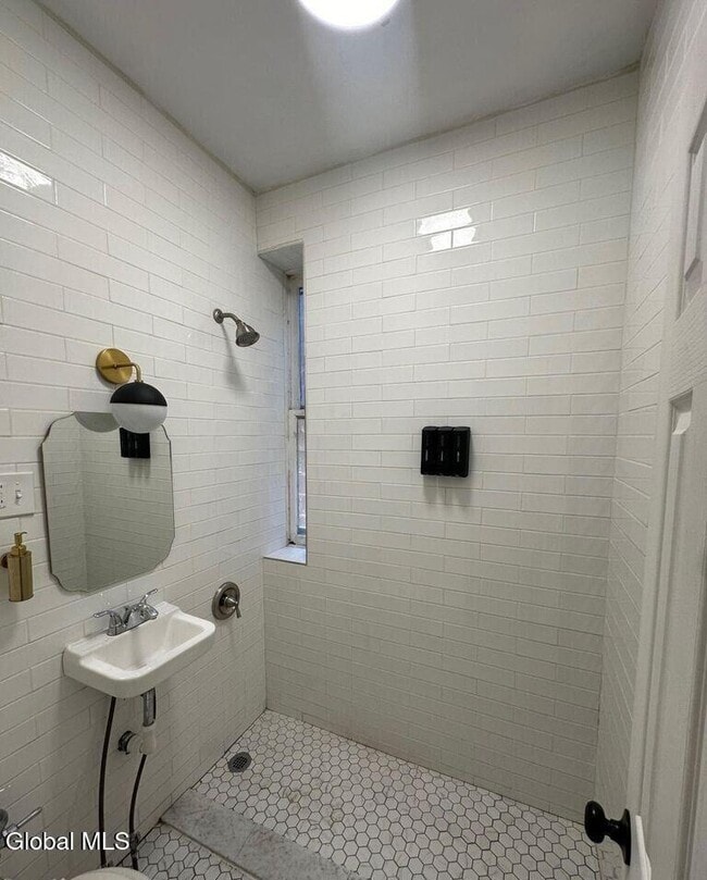 Photo - 51 Elm St Unidad 2