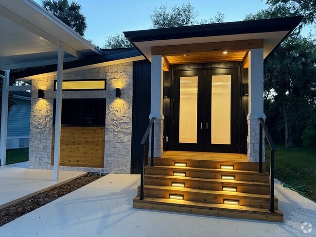 Building Photo - 507 Lake Dr Rental