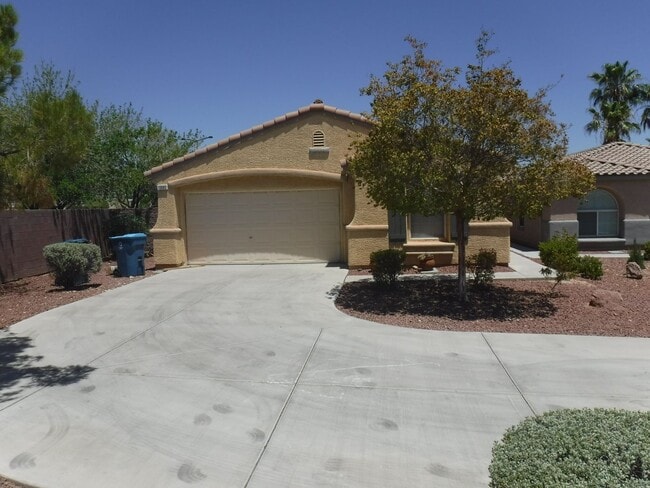 Photo - WHAT A NICE PROPERTY WITH LOTS OF OUTSIDE SPACE