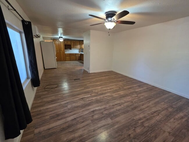 Photo - 2260 E Hearne Ave