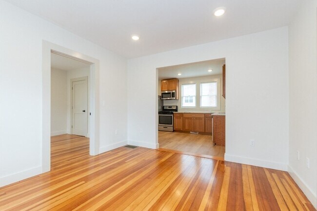 Photo - 55 Kiely Rd Unit 1