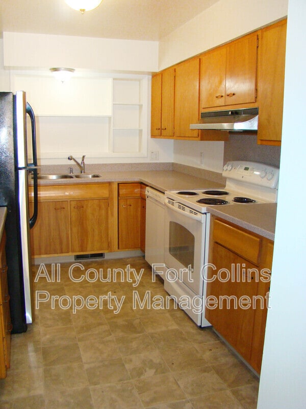 Photo - 1208 Baker St