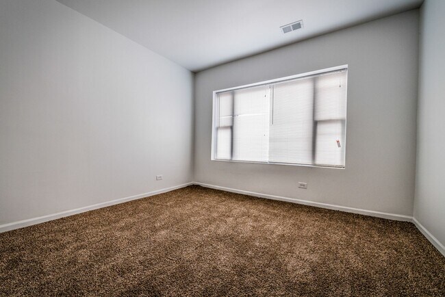 Photo - 7300 S Yates Blvd 2347-59 E 73rd Chicago, IL 60649