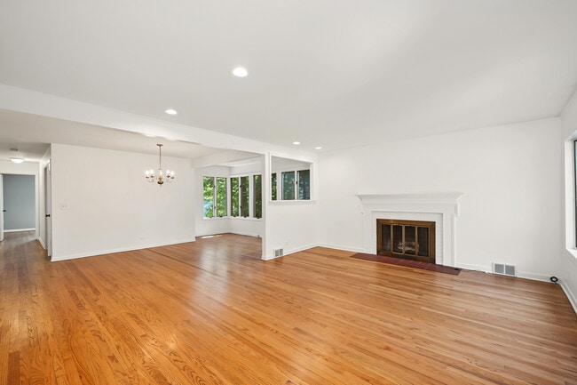 Photo - 673 N Park Blvd