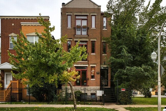 Building Photo - 2955 W Wilcox St Unit 3