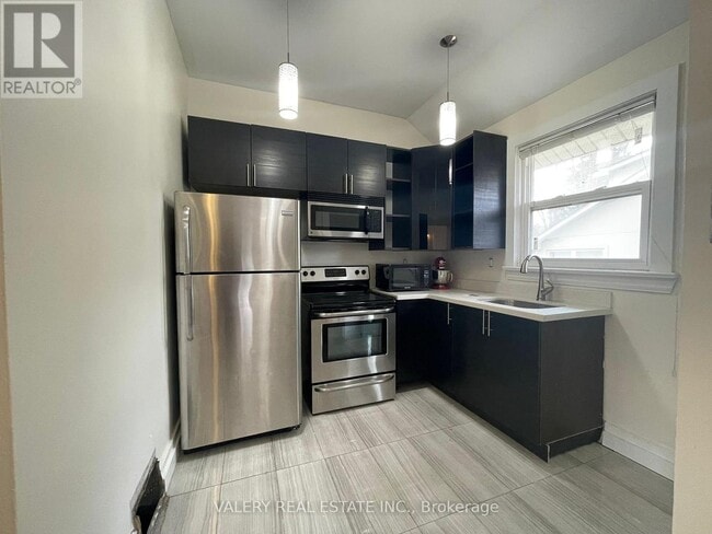 Photo - 1561 Hurontario St Unit 1