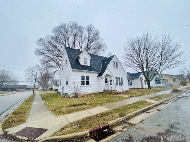 Photo - 351 Cleveland St