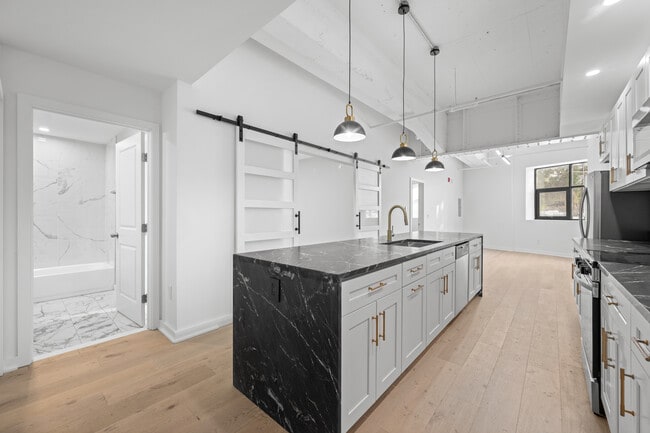 Building Photo - 80 Windsor Ave