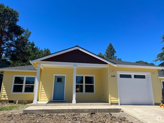 Building Photo - 593-599 Oak Knoll Dr Unit 599 Oak Knoll Dr Rental