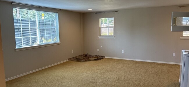 Photo - Charming Kenmore Cottage Three Blocks from Lake Washington