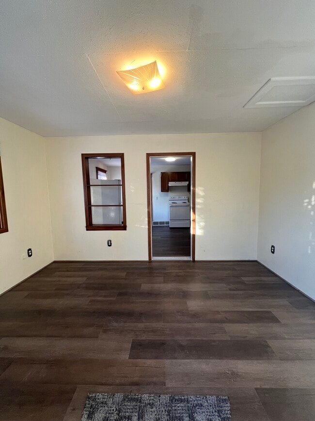 Photo - 23975 Tracy St