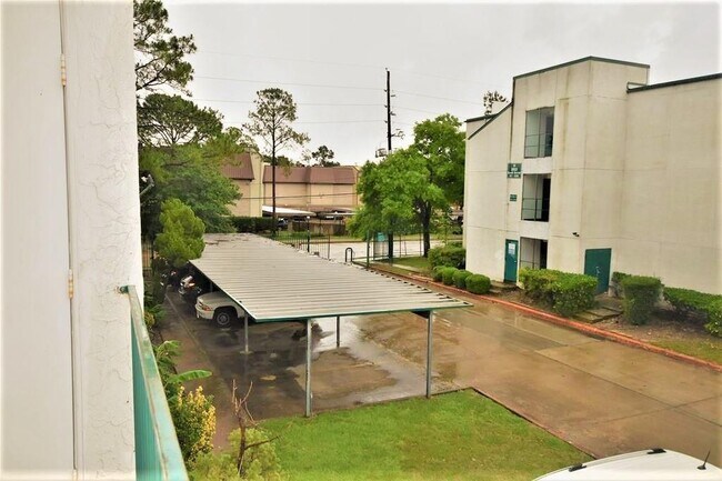 Photo - 2824 S Bartell Dr Unidad G213