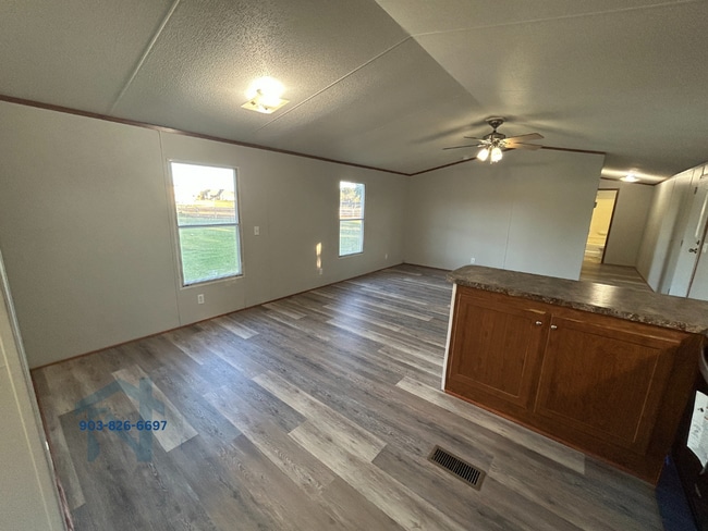 Photo - 358 County Rd