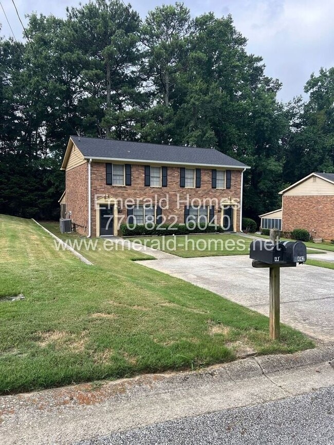 Building Photo - Finally a 2 bedroom townhome on Downing St Lawrenceville, GA