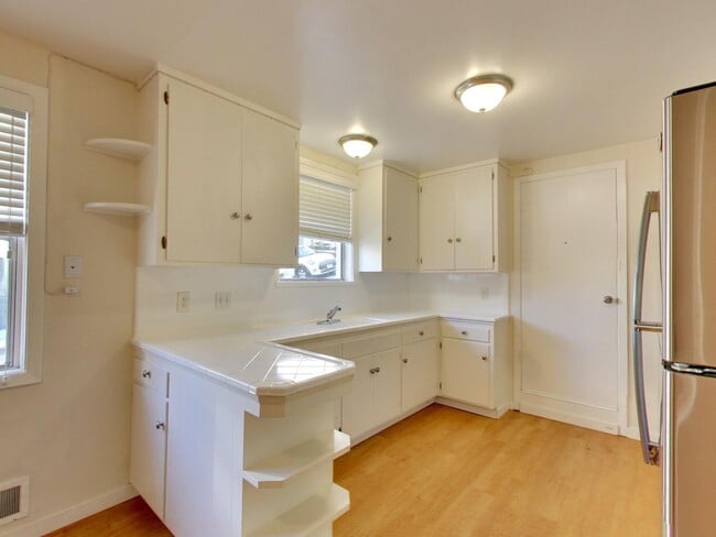 Photo - 394 Union St
