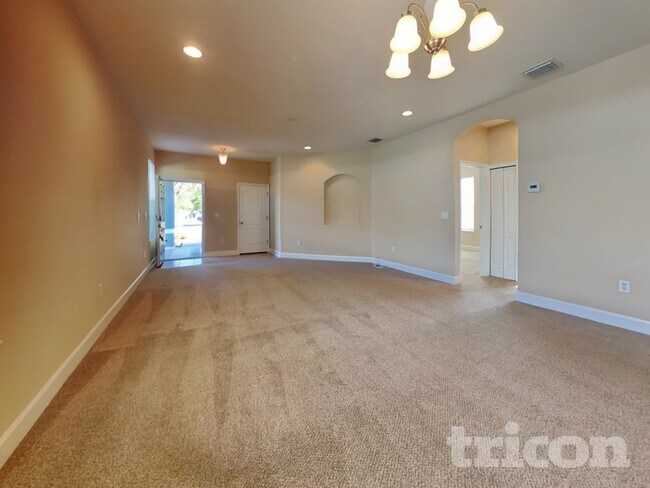 Photo - 922 Larwood Pine Dr
